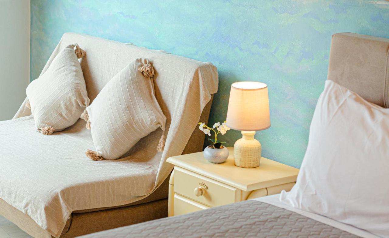 Elena's Seaside & Apartment *