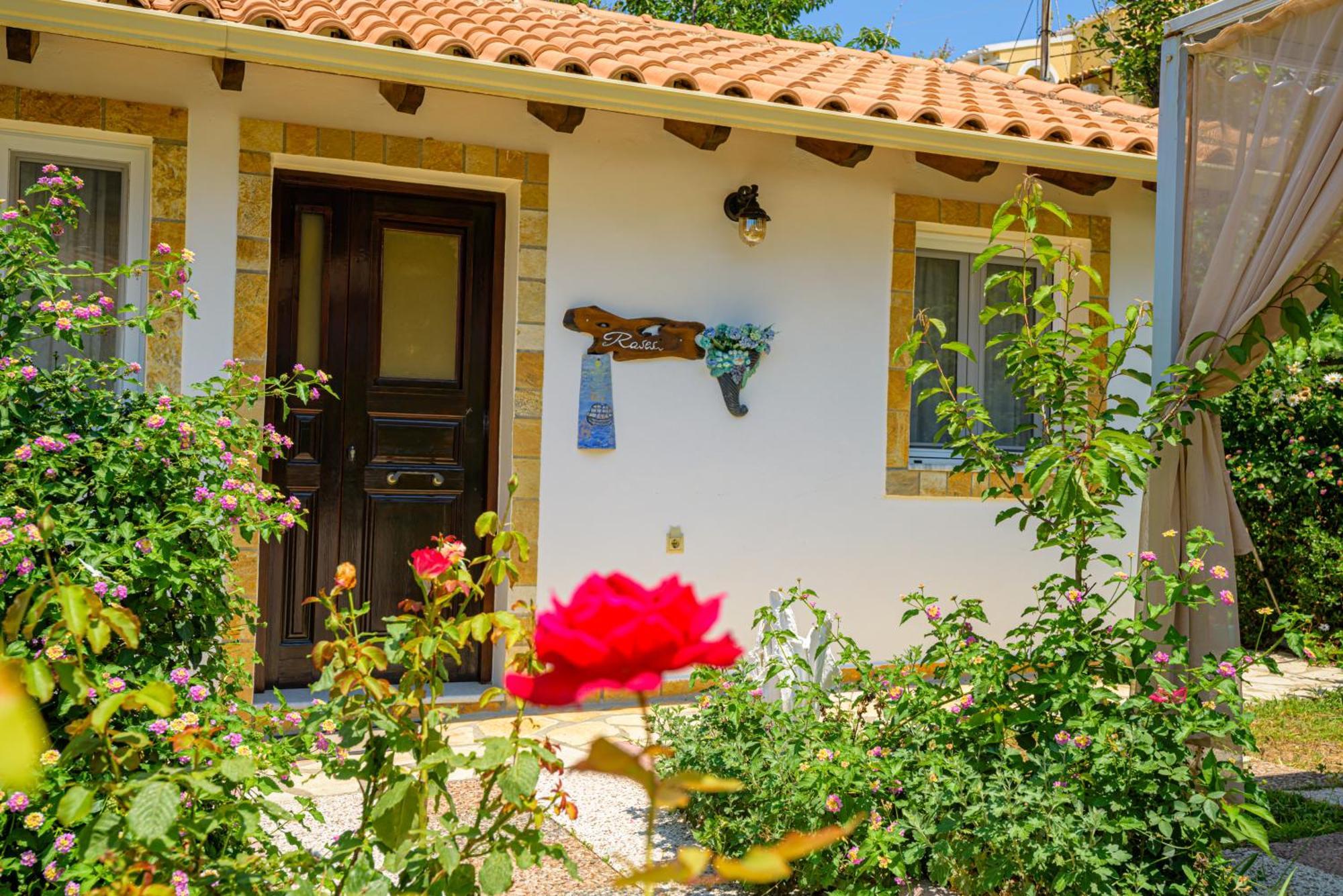 Elena's Seaside & * Agios Gordios (Corfu)