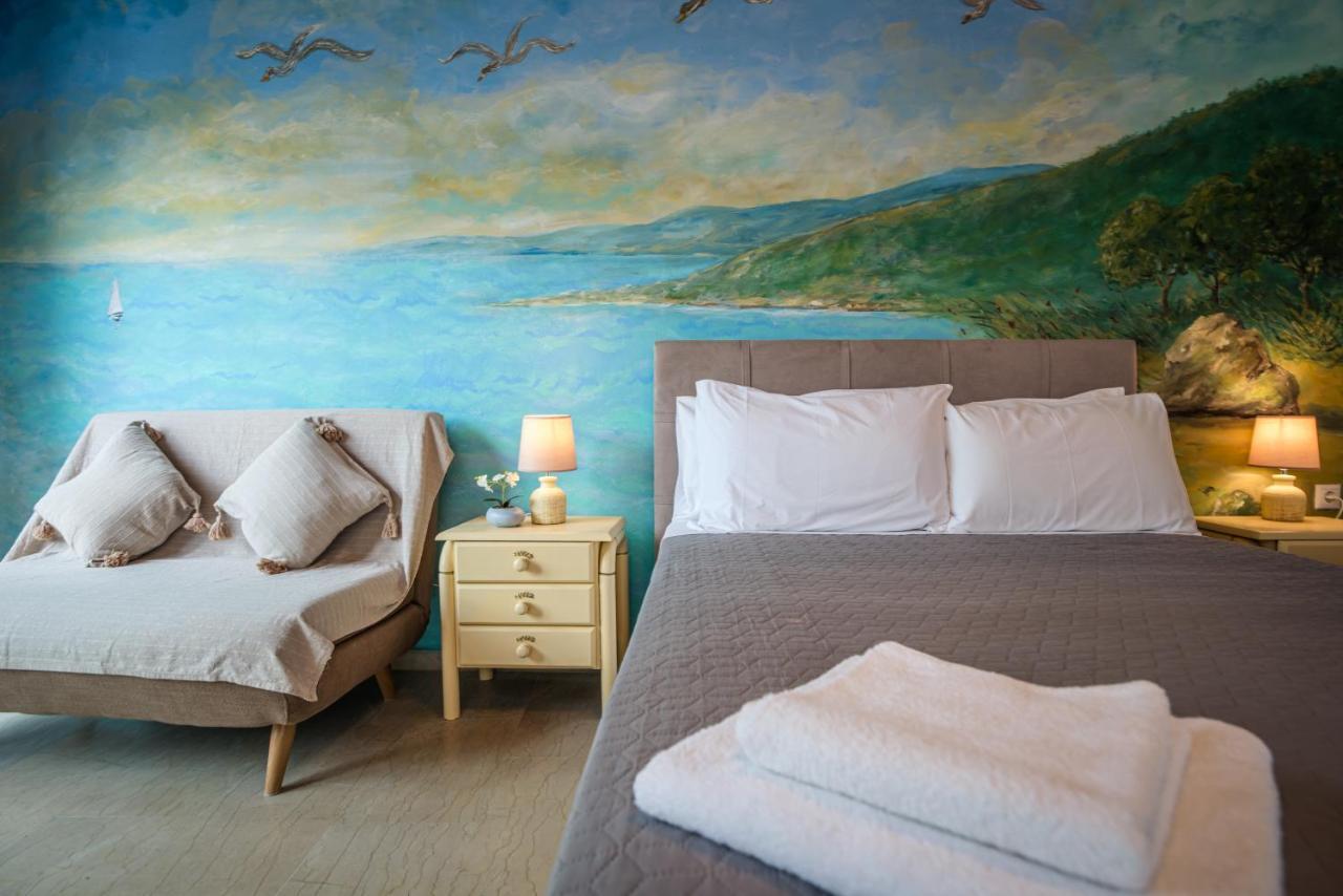 Elena's Seaside & Appartement *