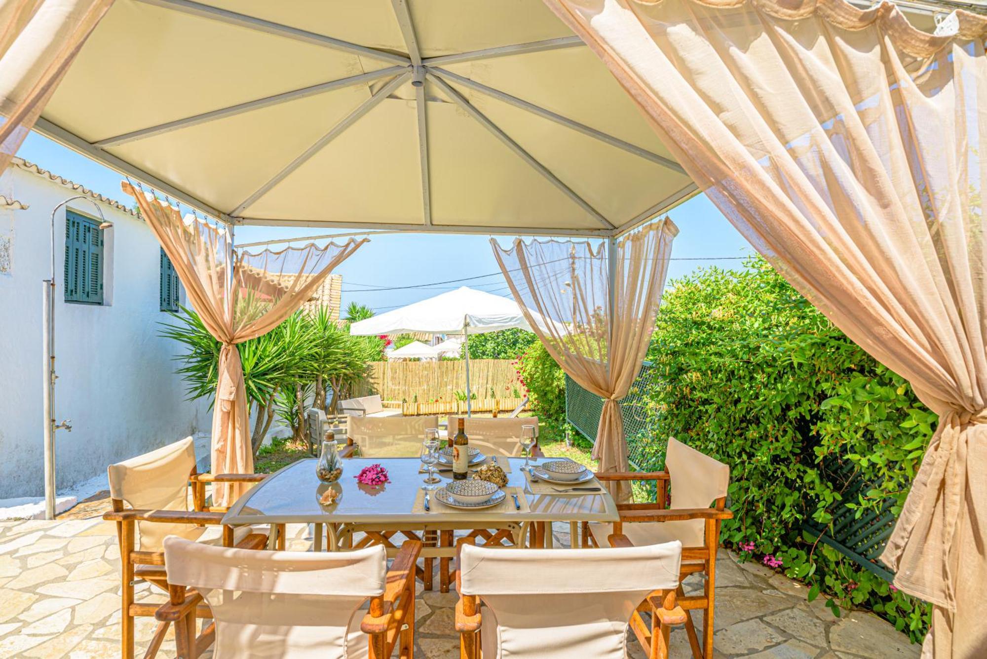 Elena's Seaside & Appartement *